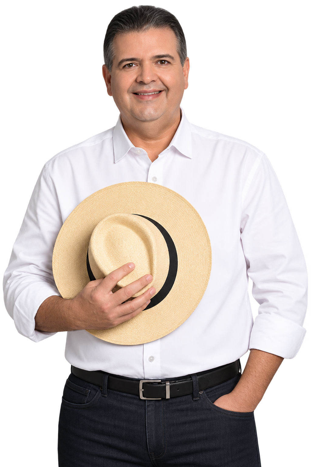 Felipe Mota segurando um chapéu